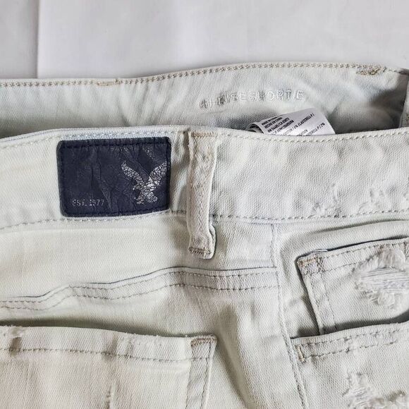 American Eagle Outfitters Women’s Hi-Rise Shortie Distressed Denim Shorts Size 6 - Picture 5 of 7